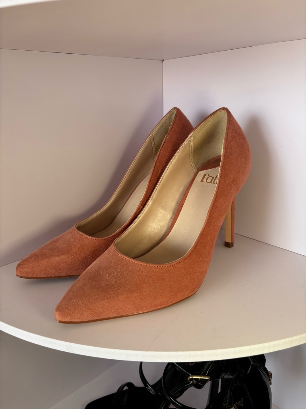 Women’s Pointed Toe Suede Pumps - Rust